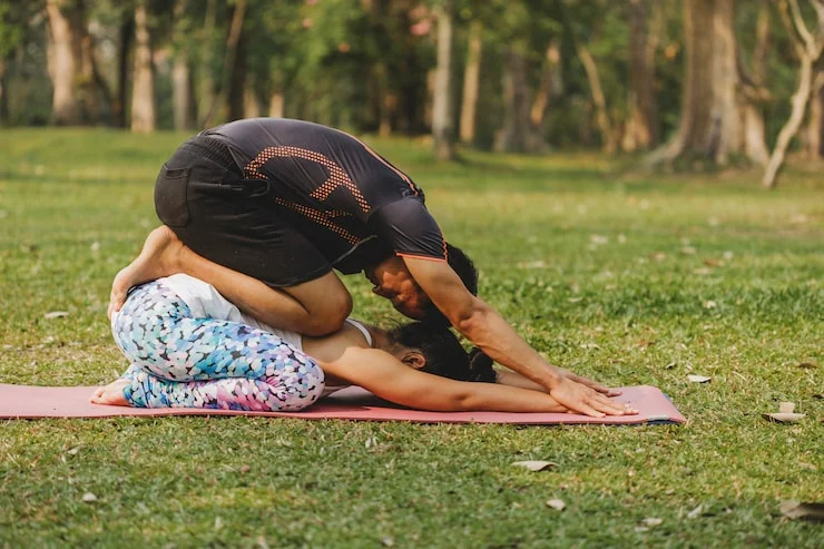 What To Expect In Your First Yoga Class